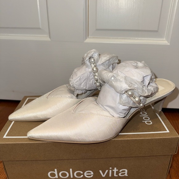Dolce Vita Cream Mules with Pearl Accent - Picture 3 of 4